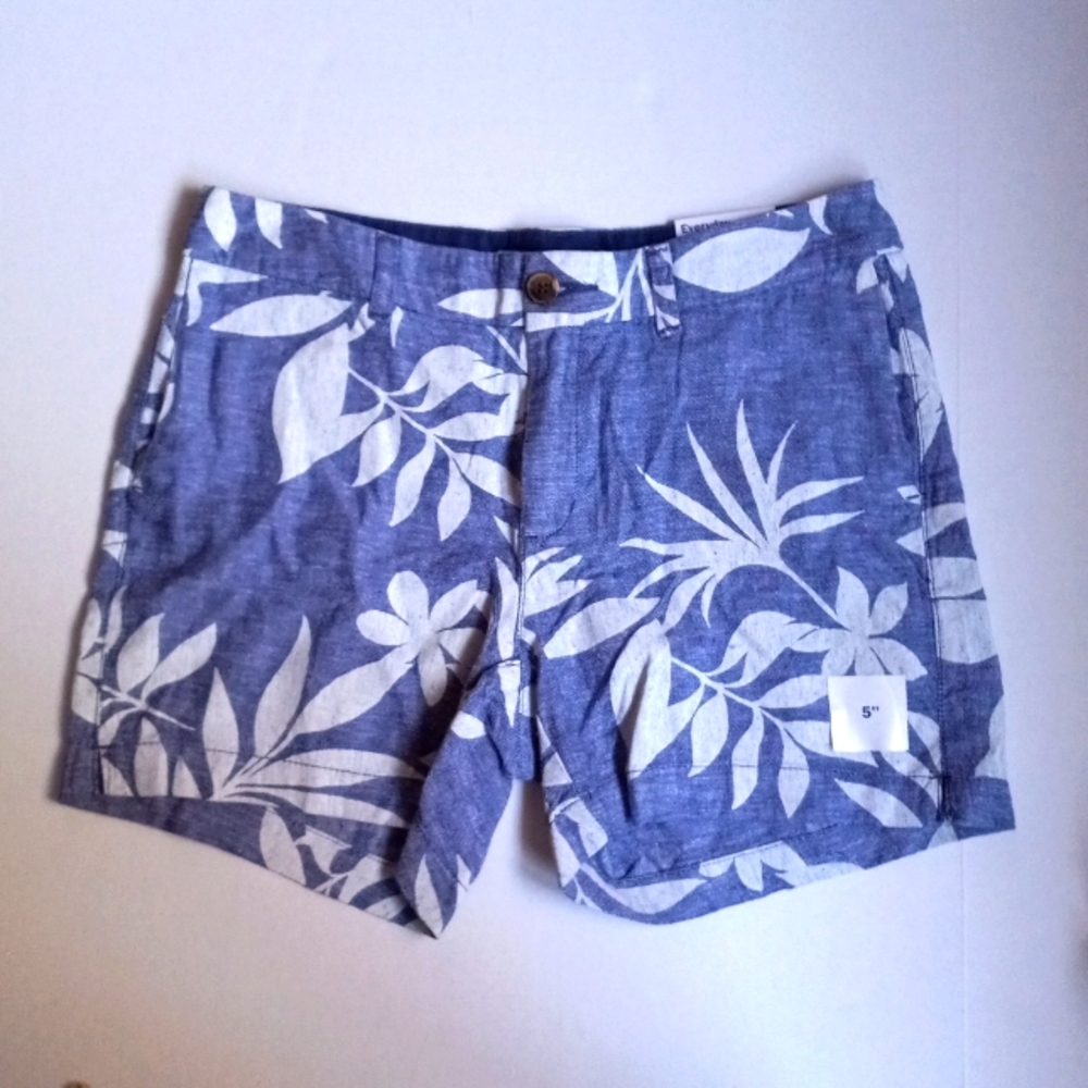 SUMMER SHORTS - Picture 1 of 5